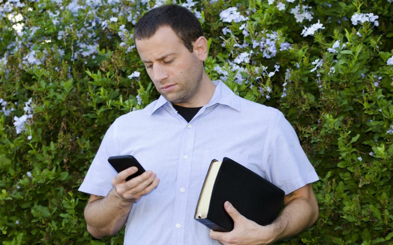 Ten Distractions in Your Bible Reading