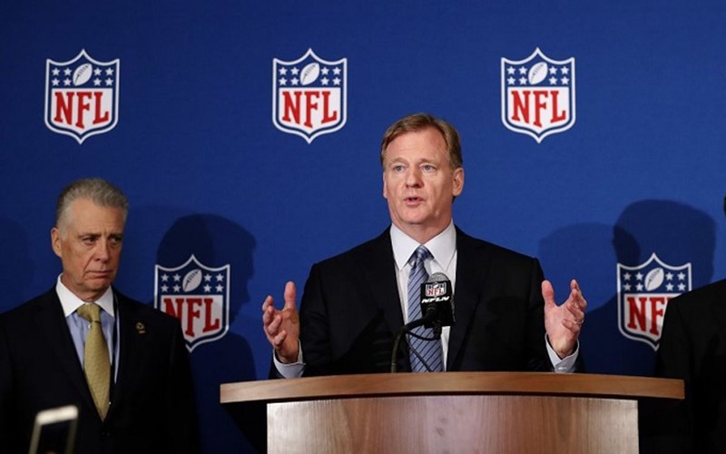 NFL Owners to Players: Stand for Anthem or Pay a Fine